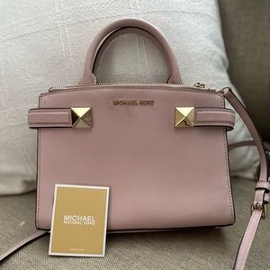 Michael Kors small purse  GUC